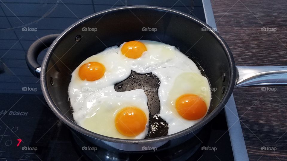 Frying eggs