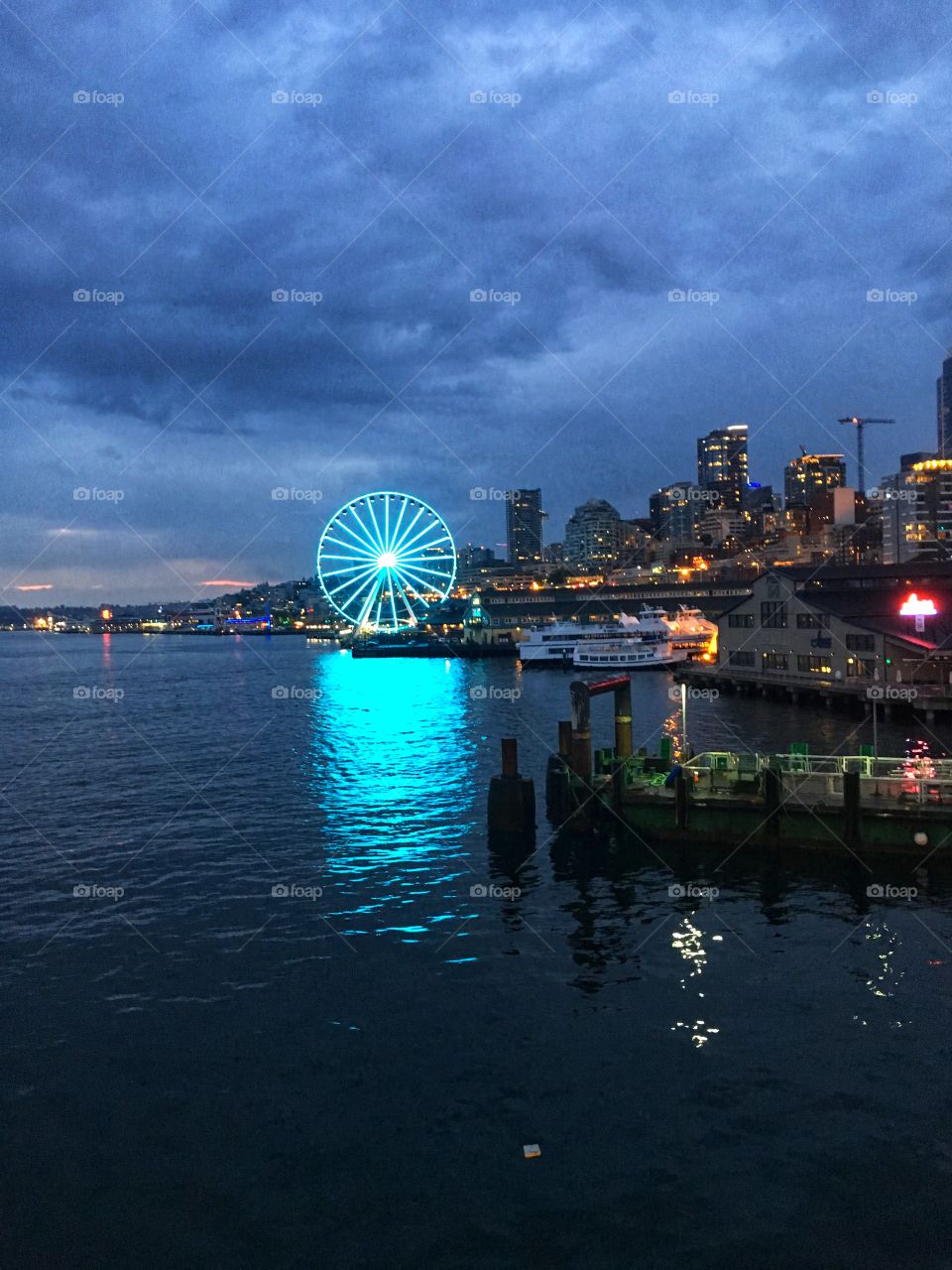 Seattle Great Wheel at Dusk