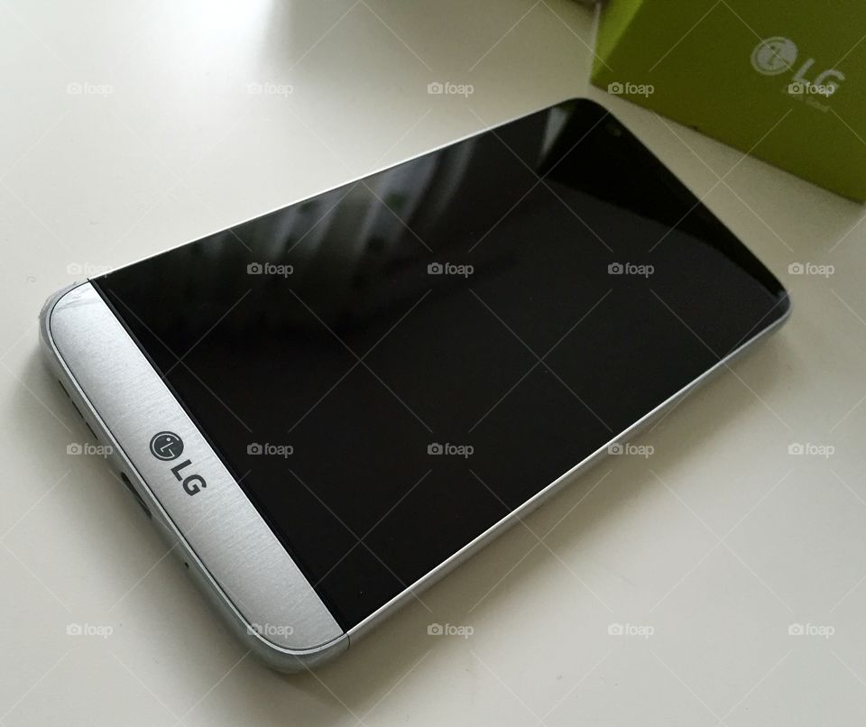 Cool phone with even cooler cameras for great foaping, i recomend it. Its very great for all Android lovers, but I still keep to my iPhone 😍❤️