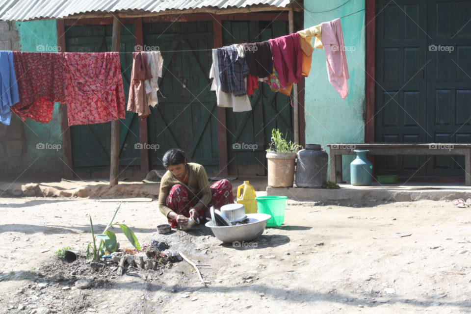 clothes india poverty washing by izabela.cib