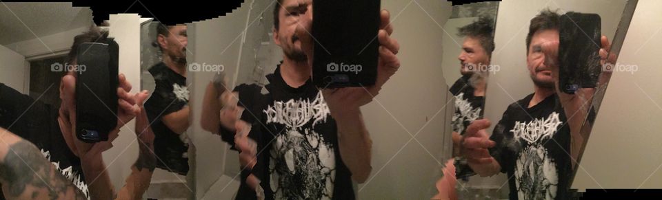 #HallucinogenicSelfies Some photography I did in front of a mirror with some out standing special effects turning out to be some of my better photography projects that I’ve made with the #PanoramaCameraOption with my #Ipod that I bought at a L.Drugs