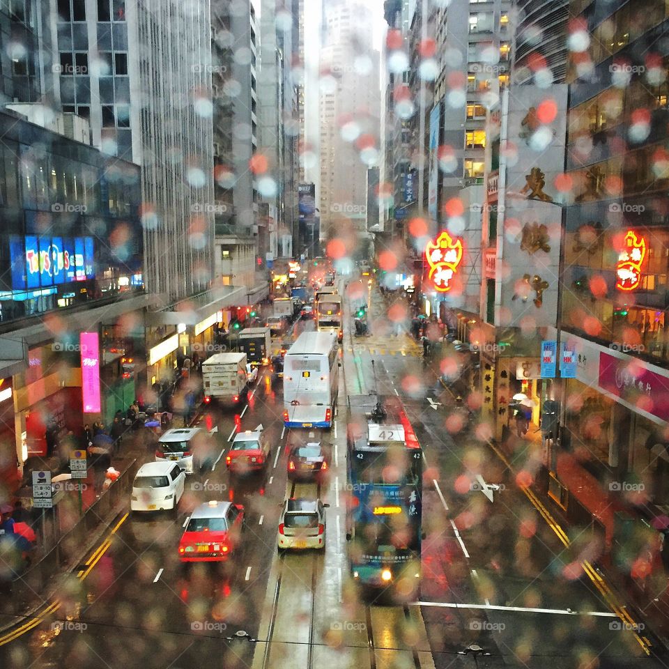 Traffic through a wet window