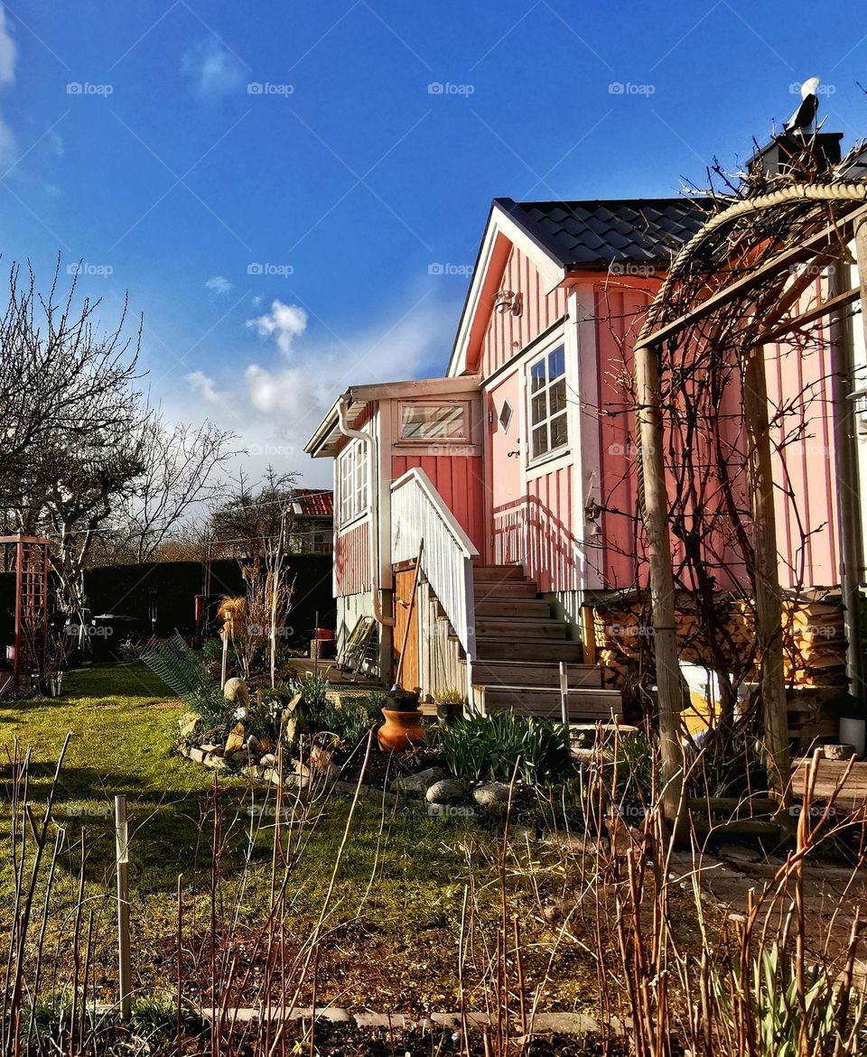 Pink cottage with garden