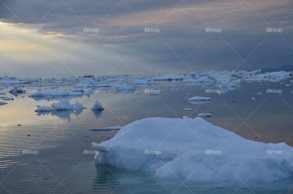 Midnight Sun Sailing Greenland