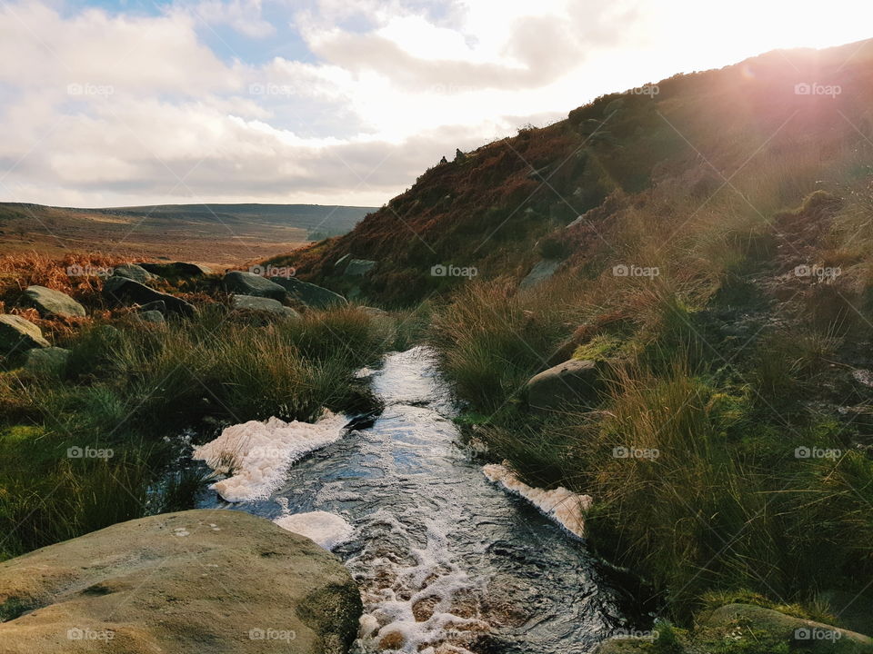 Burbage, The Peak District, Derbyshire, about half an hour from my house. The way the early winter sunlight lays across the landscape is so magical ☀️