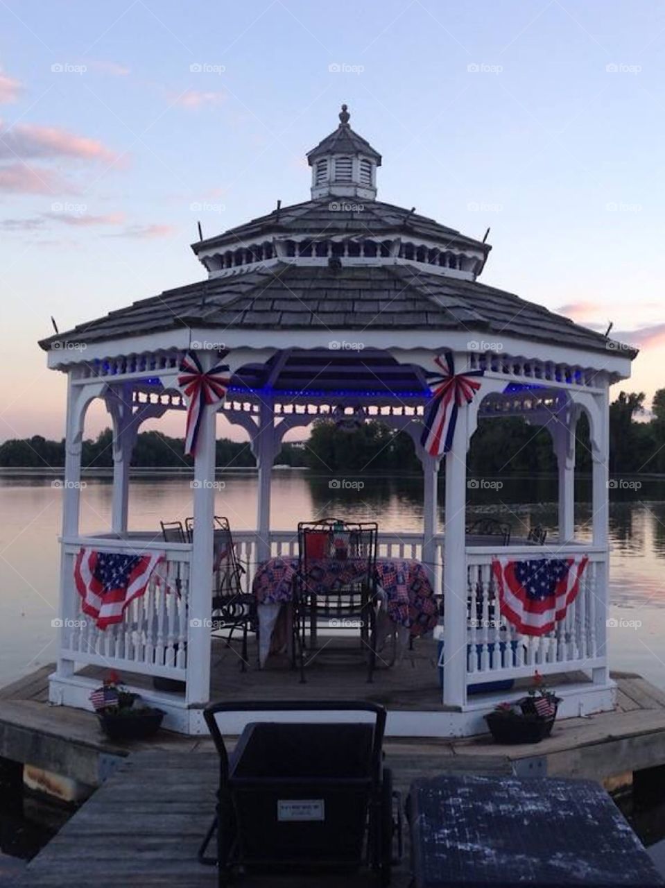 Floating gazebo Delaware river 