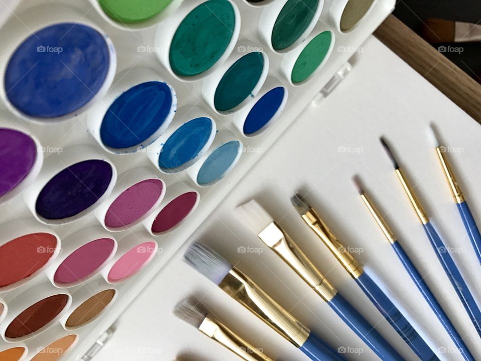 Color palette and brushes 