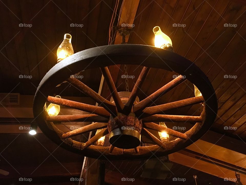Wagon wheel light