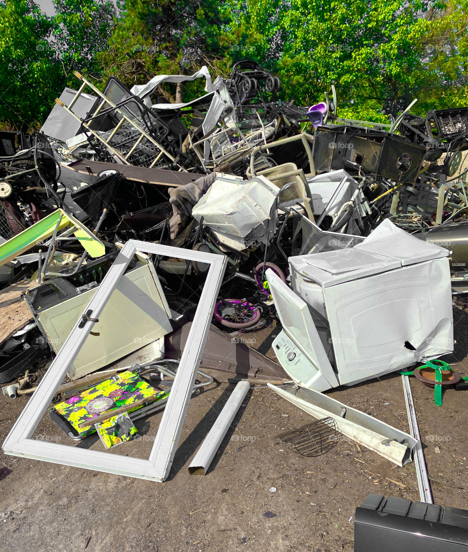 Junk pile 1 (green/yellow/purple isolated)