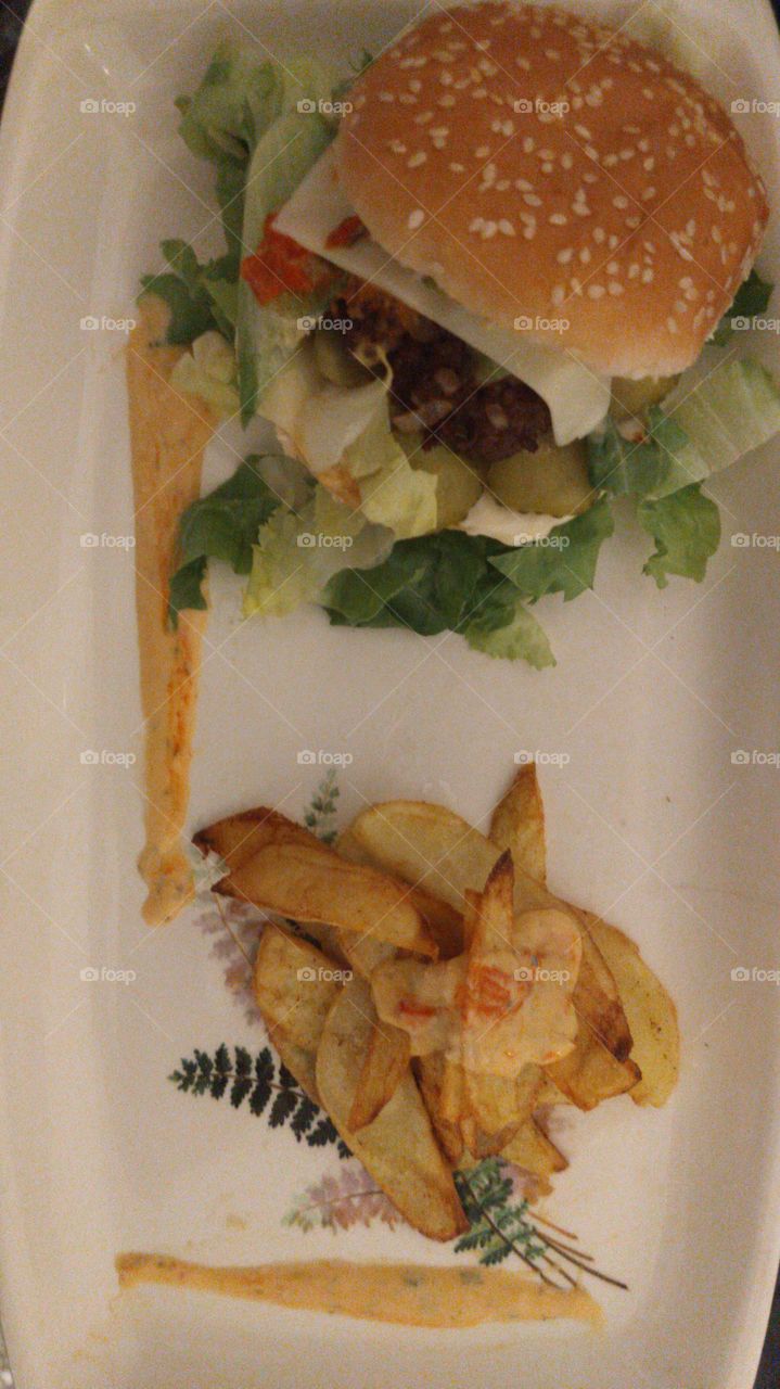 burger plating presentation