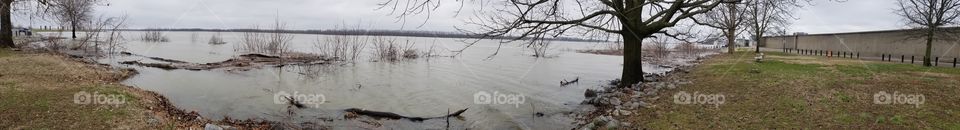 Panoramic view of Ohio River levels at Paducah, Ky