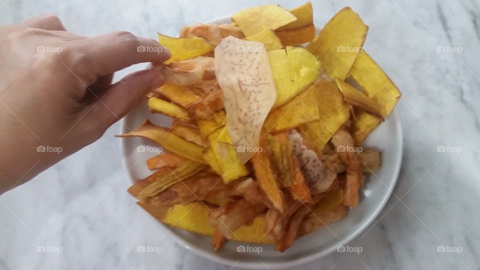 Just a piece, please... variety of chips