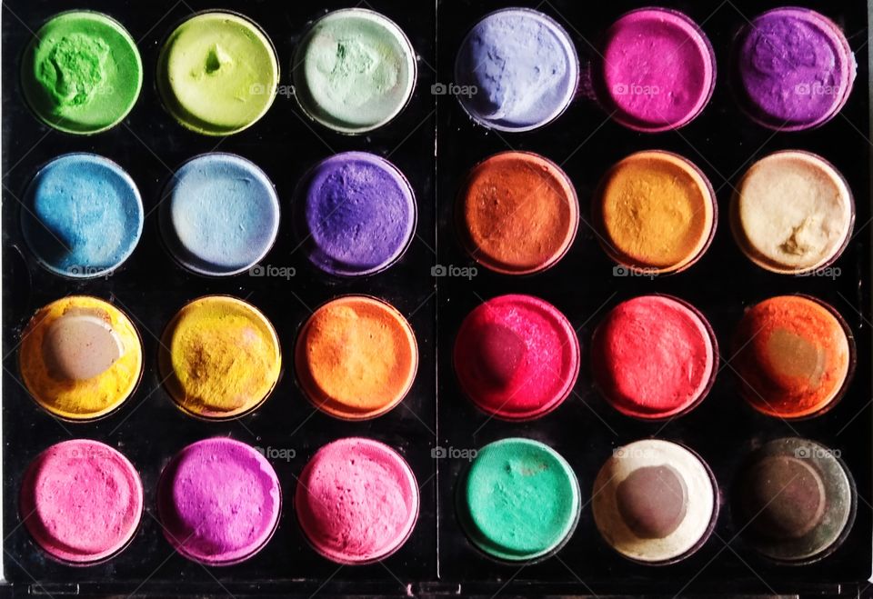make up with different color