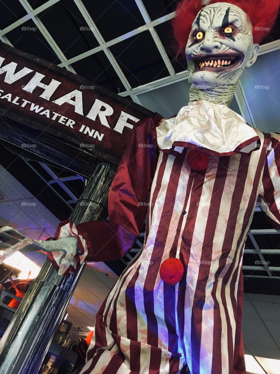 Scary clown at the wharf for Halloween🤡