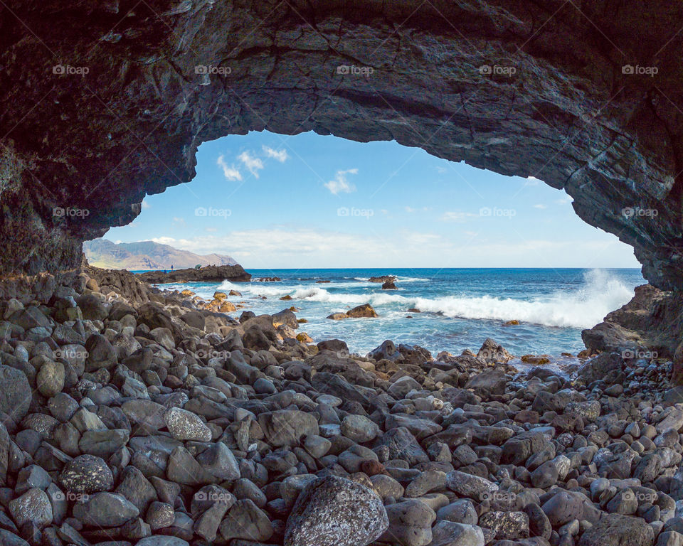 Beach tunnel vision cave Hawaii karma point Oahu island 