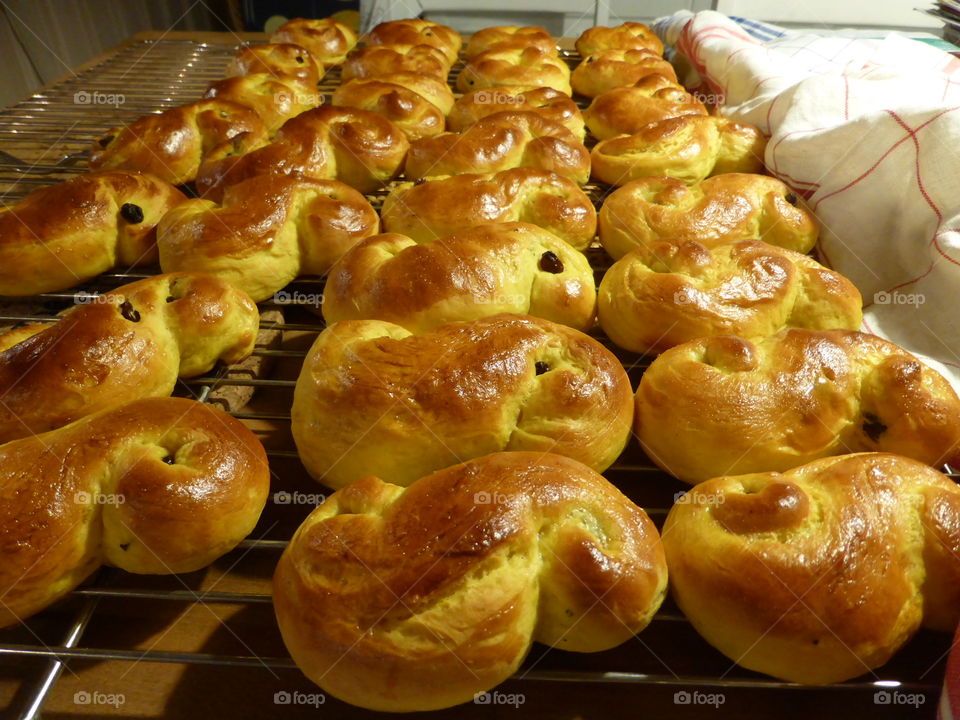 Saffron buns