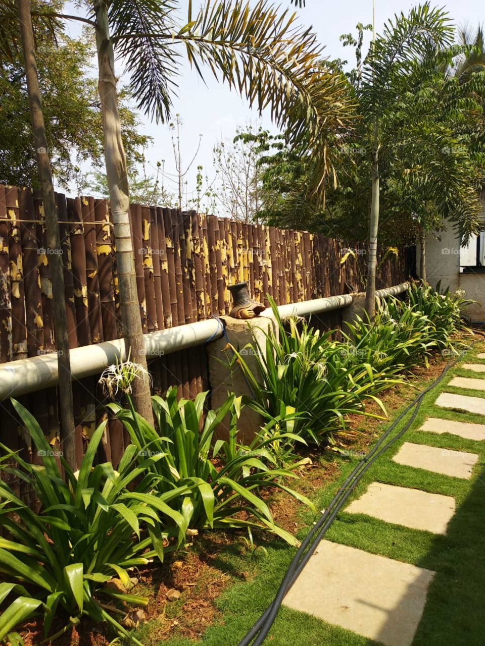 gate way to restaurant