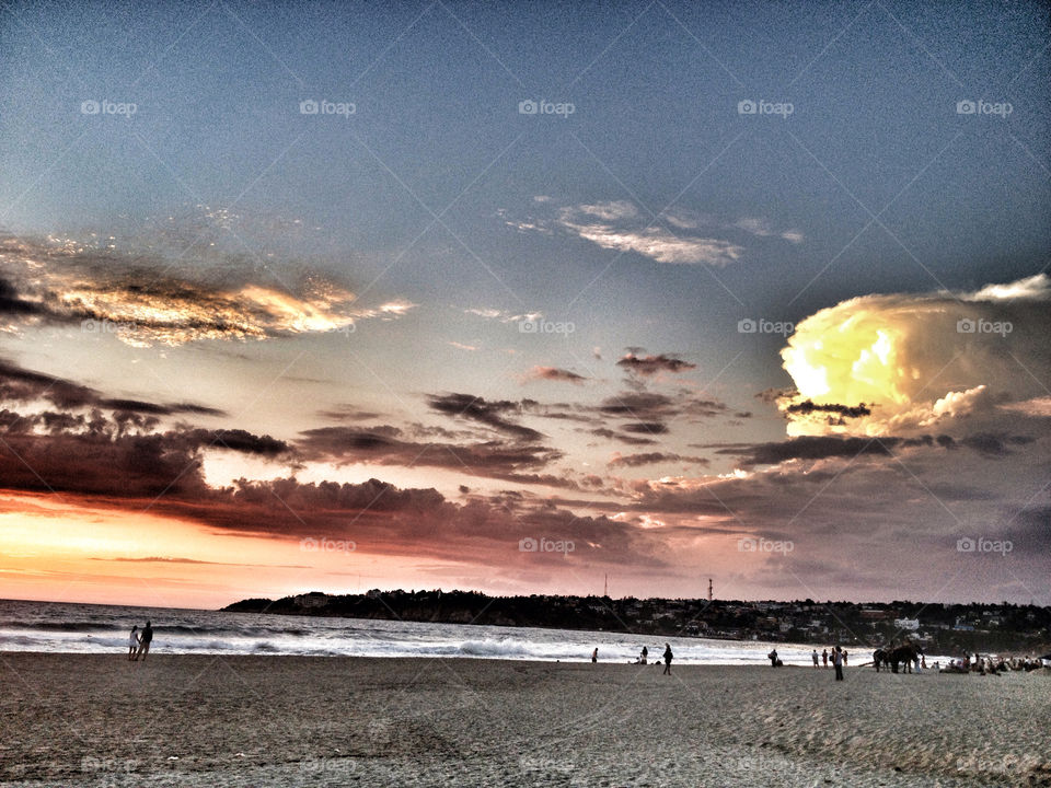 playa marinero in puerto escondido oaxaca mexico sky sunset beachside by jesus