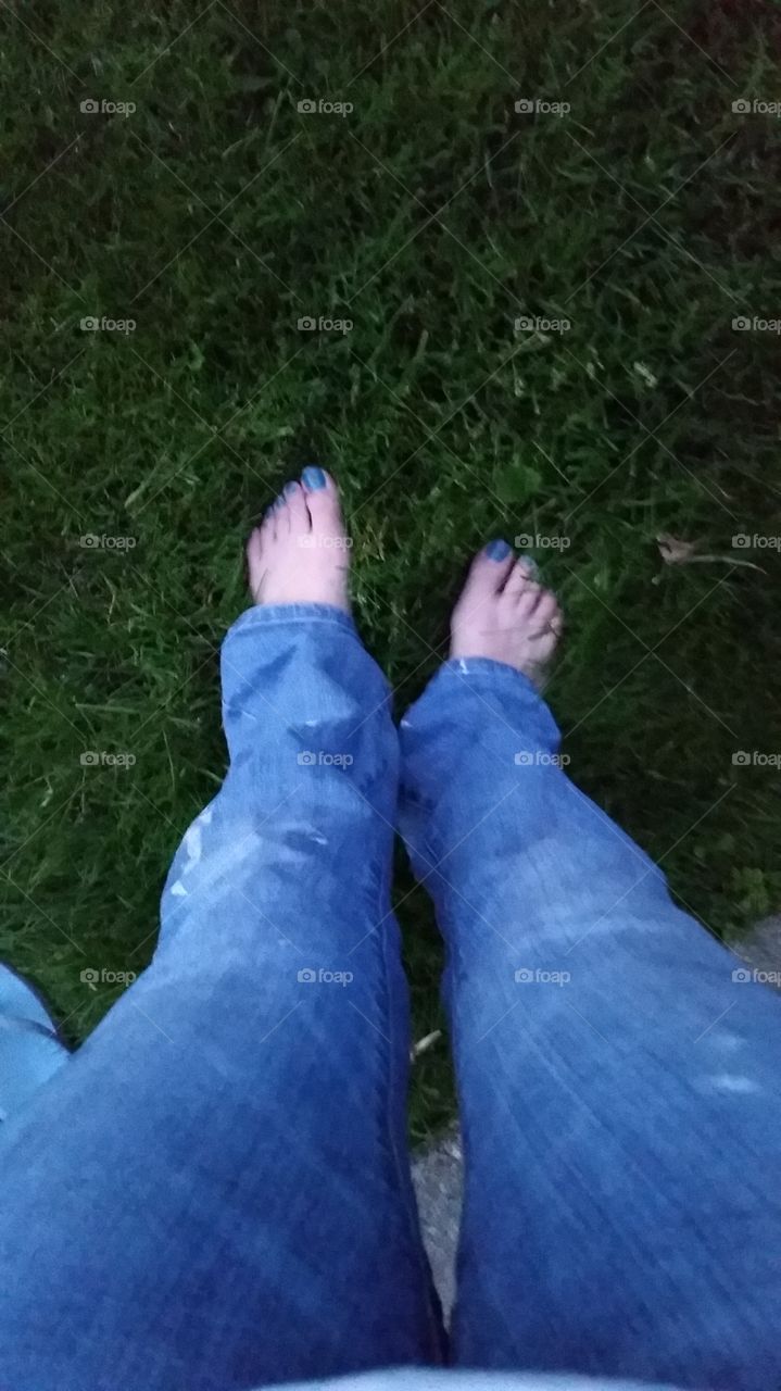 barefoot  blue jeans day
