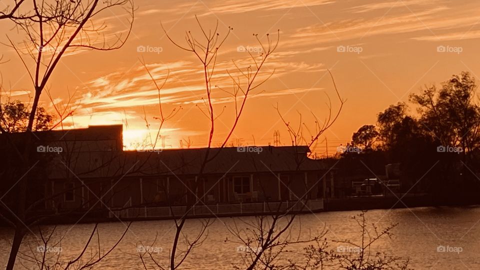 As the Evening wears on the backlit colors begin to show there stuff for this evening of color. 