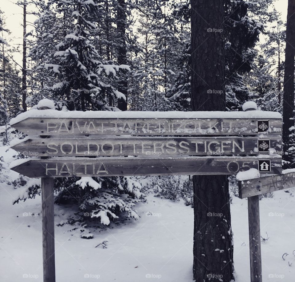 Nuuksio national park direction sign
