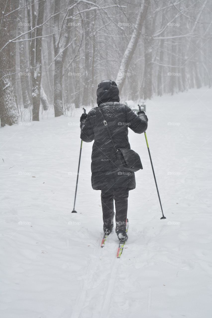 women outdoor sports time