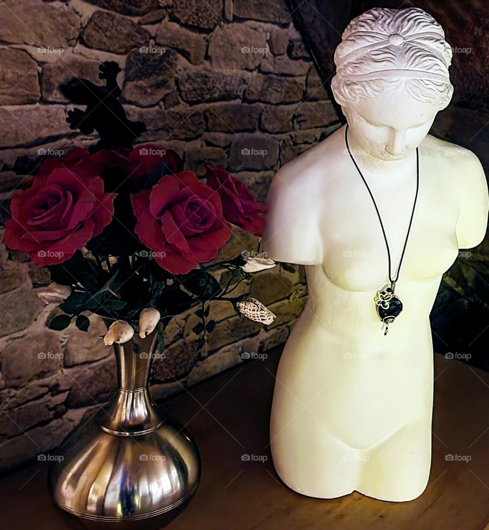 goddless of love who put value my necklace