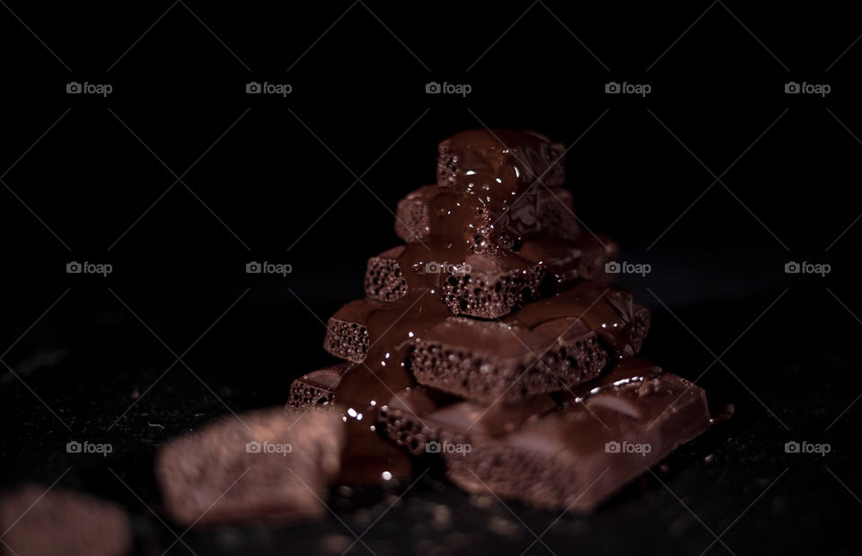 Chocolate pyramid 