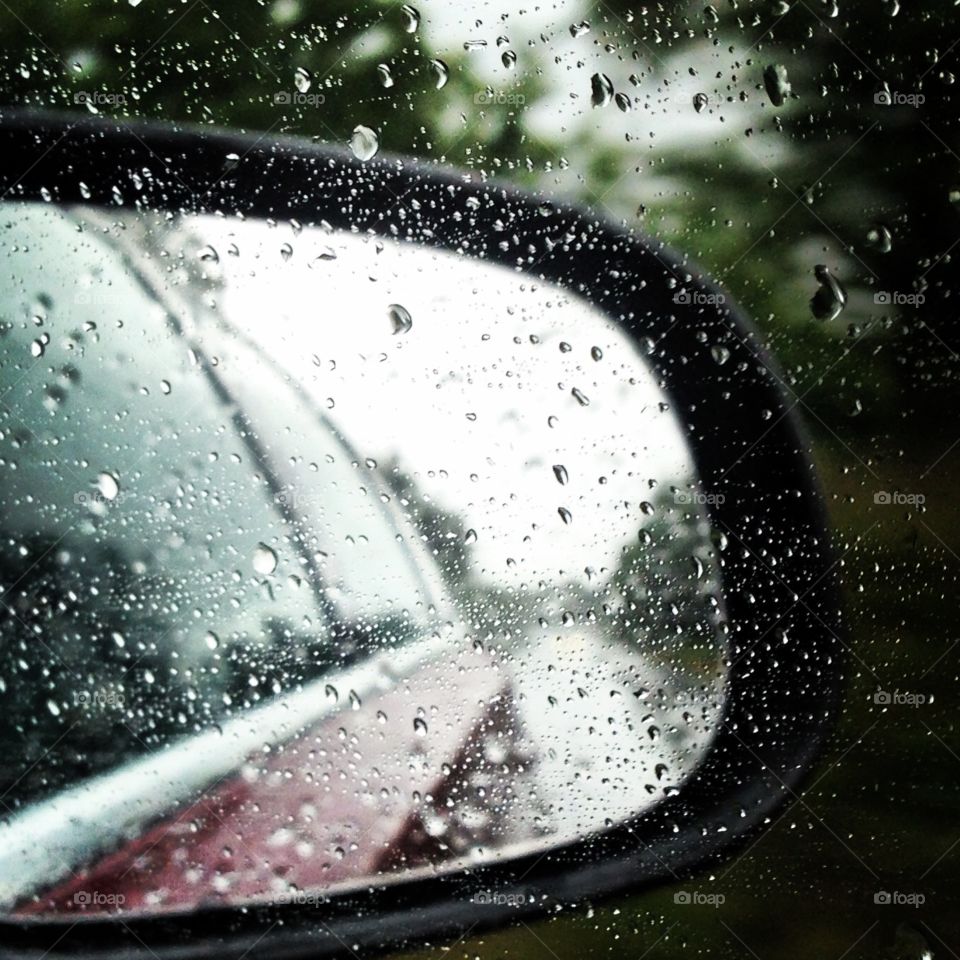 Rainy rear view mirror 