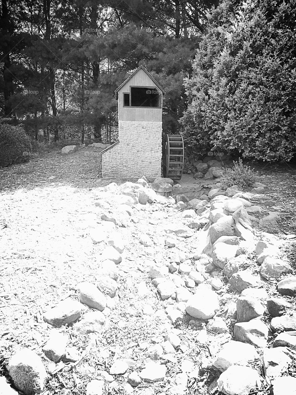 Black and white mini structure