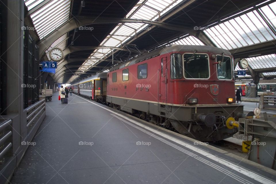 SBB RE 4/4 II ZURICH HAUPT BAHN-HOF