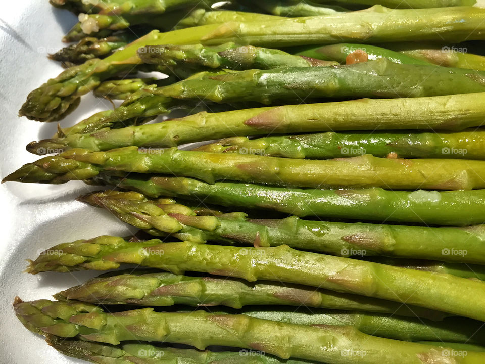 Cooked asparagus.