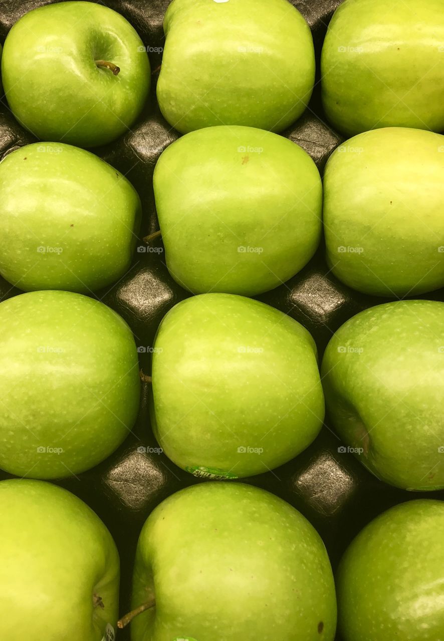 Green apples 