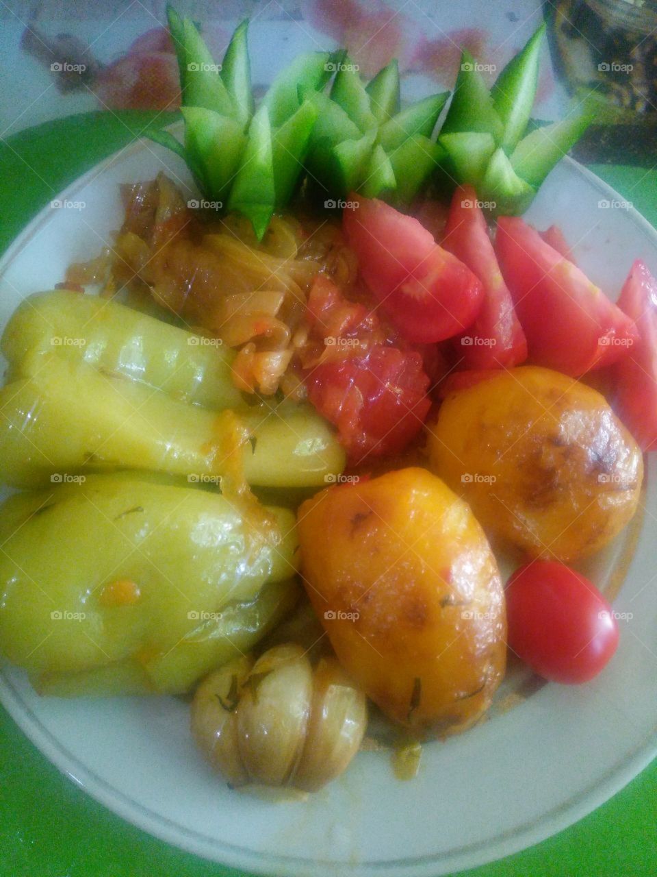 Uzbek national dishes are stewed  "Galupsa Dimlama"