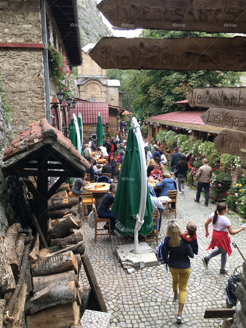 Place to rest , eat  or drink by the riverside 