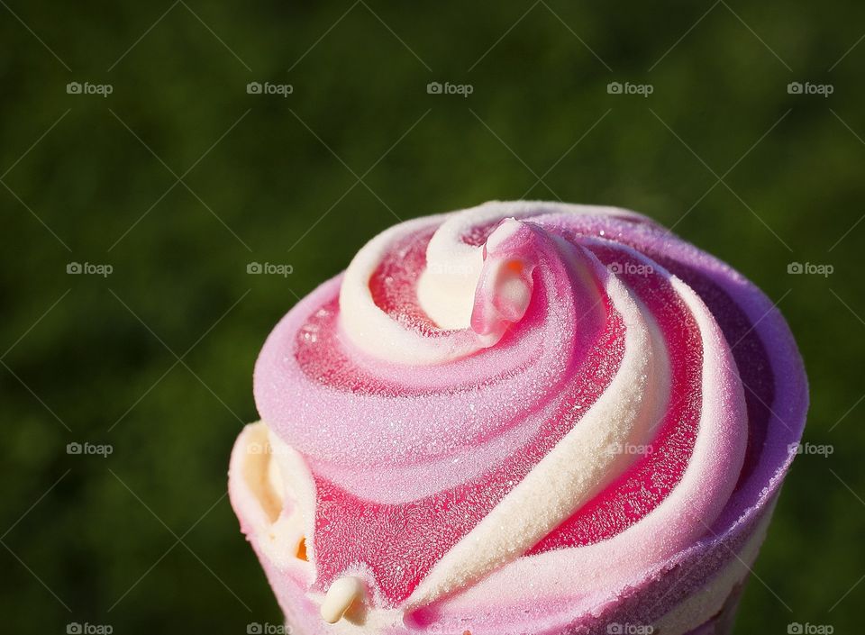 Raspberry ice-cream