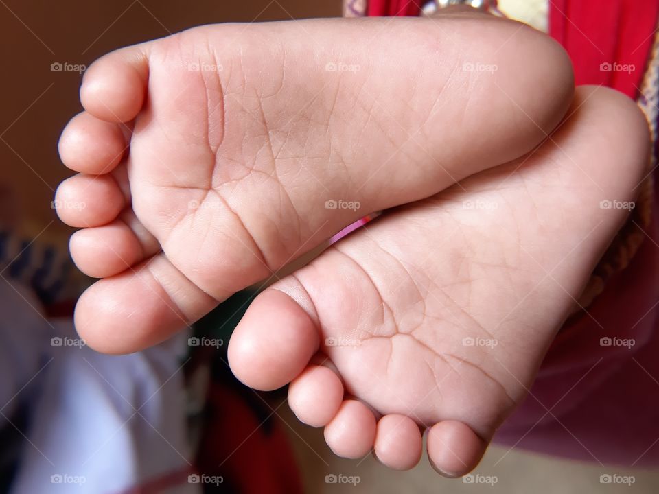 SMALL BABY SOFT LEGS