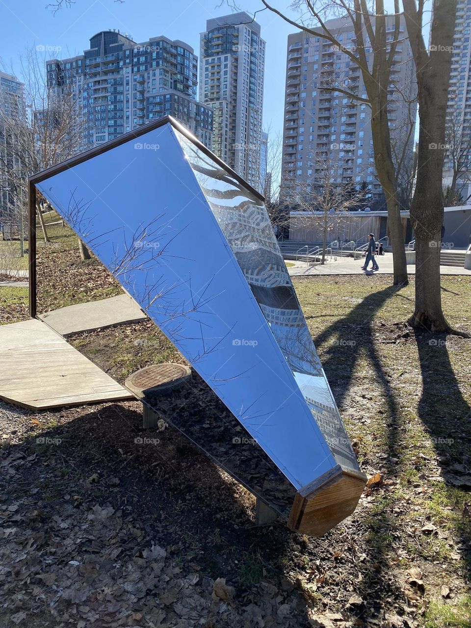 Local landmark with triangle mirrors