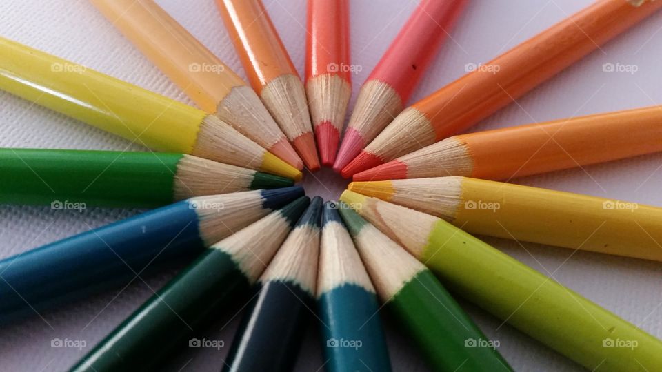 Multi colored pencils in a circle