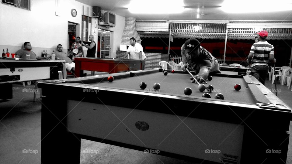 Jogo, bar, sinuca. Entretenimento...