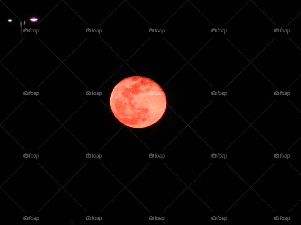 Red moon!