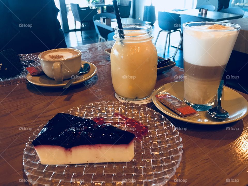 Tarta de queso con smutty y café 