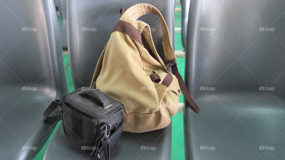 Boarding, landing, route, backpack, suitcases, round trip, waiting, waiting room