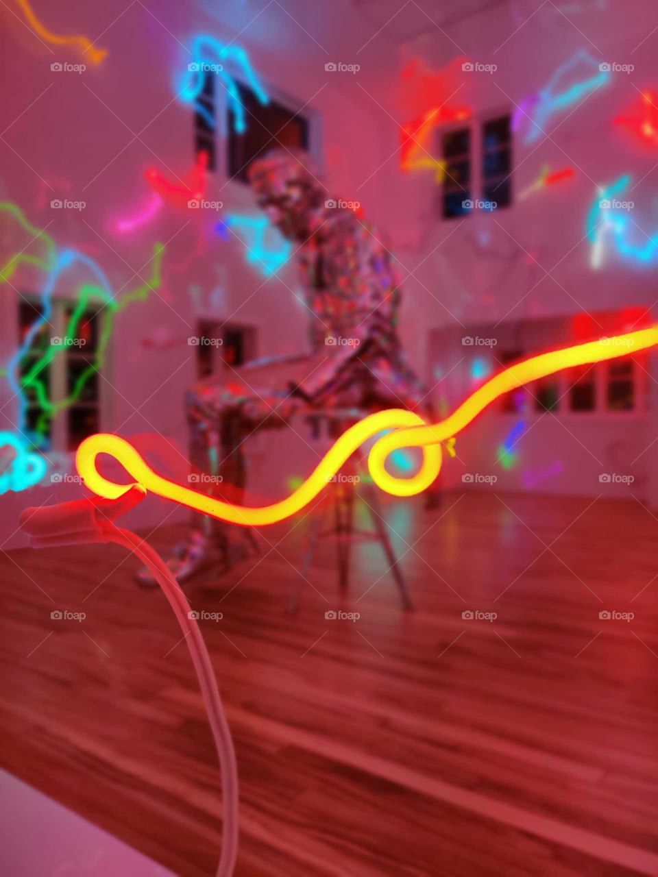 Lighting up a statue Captain Cook at Auckland Wharf