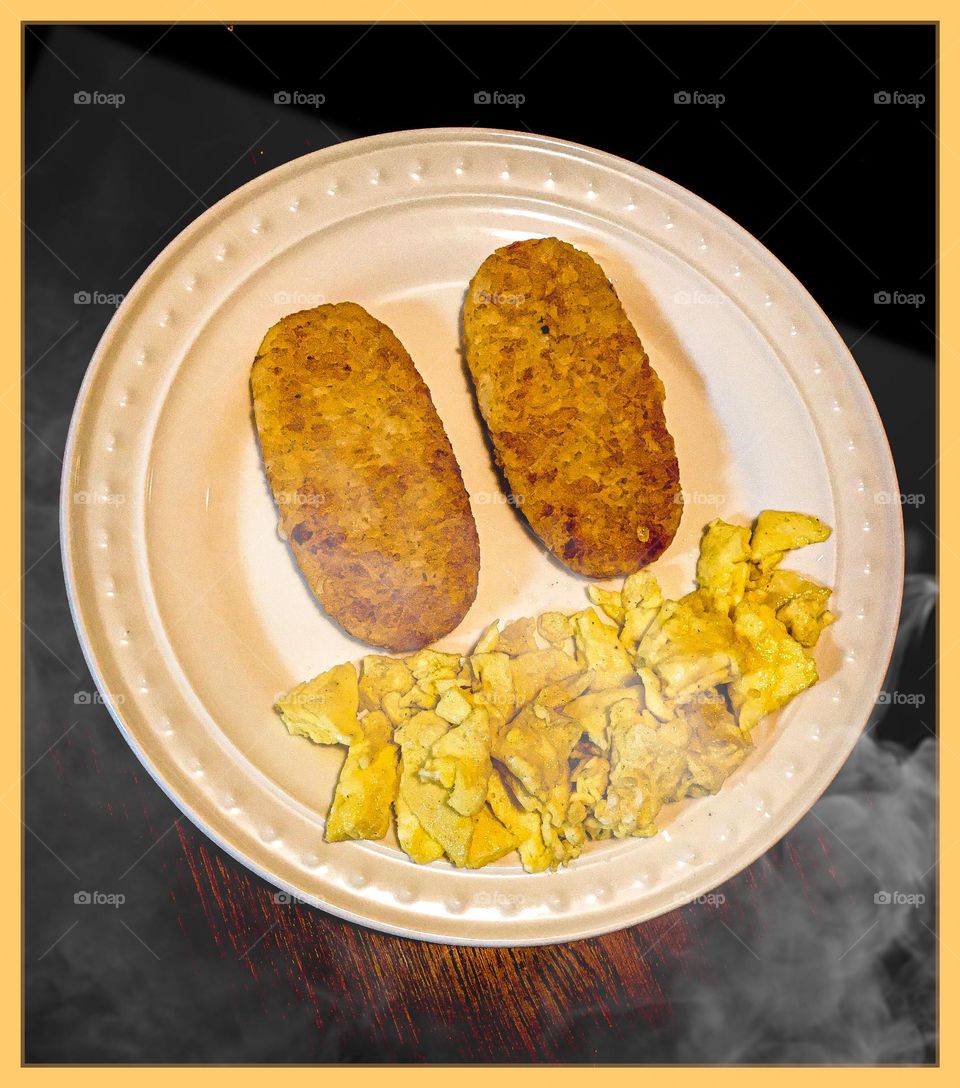 A happy face meal on a Saturday morning. Most certainly, such a breakfast as this can brighten one’s day.