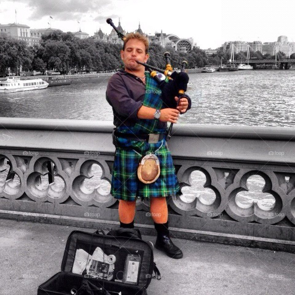 city people play london by almogzimmerman