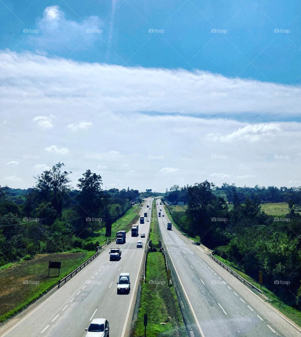 I think we have a not so blue sky today, huh?
By the way… where's the rain? / Acho que temos um céu não tão azul hoje, né?
A propósito… cadê a chuva?