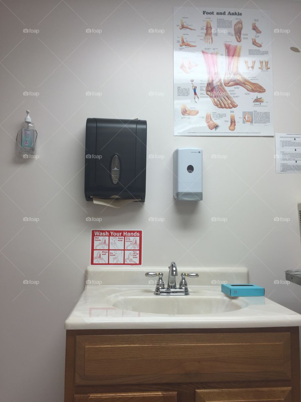 Hand wash station 