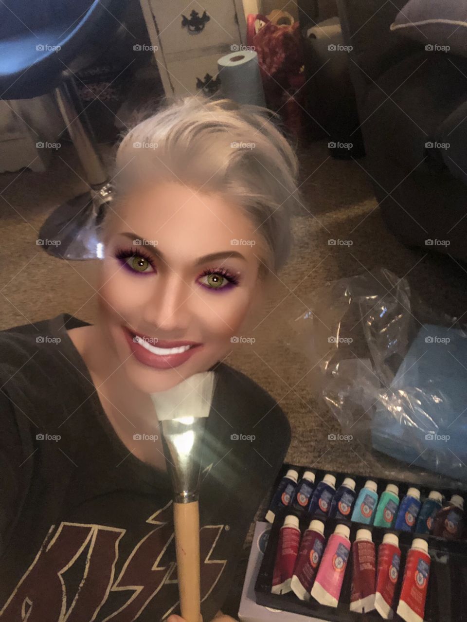 Setting up to do some, what I call painting, w/ acrylics. The paintbrush is almost as big as my face but I like to use big canvases. 🎨