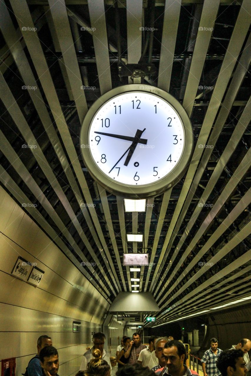 Metro clock